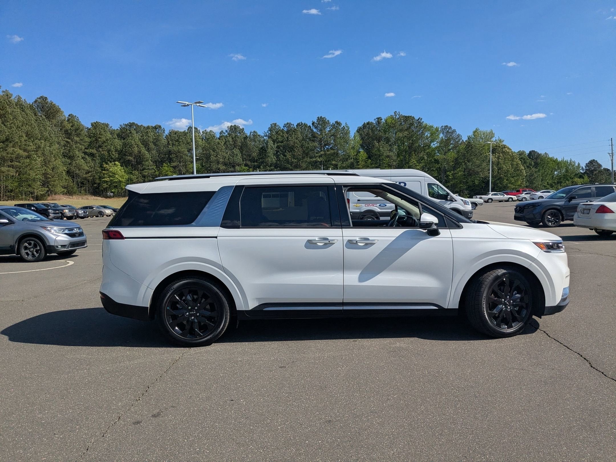 2024 Kia Carnival SX