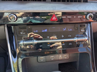 2024 Kia Carnival SX