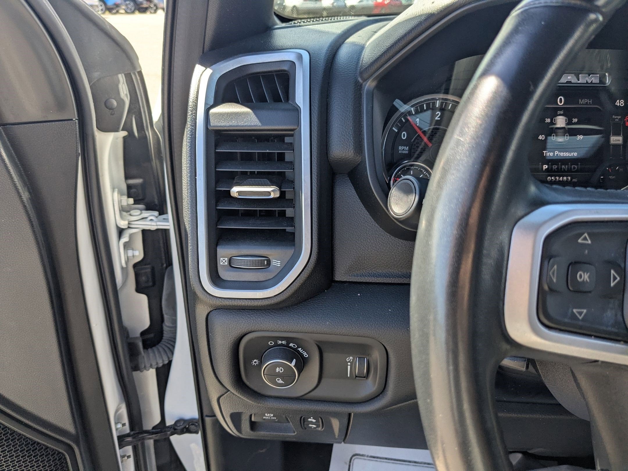 2023 RAM 1500 Big Horn Crew Cab 4x4 5'7' Box