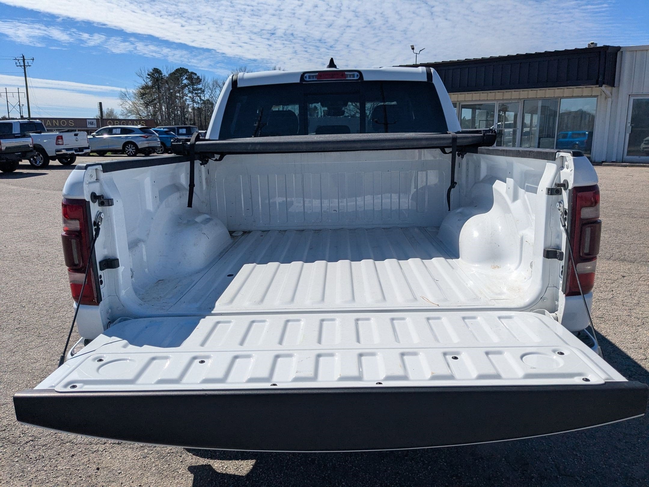 2023 RAM 1500 Big Horn Crew Cab 4x4 5'7' Box