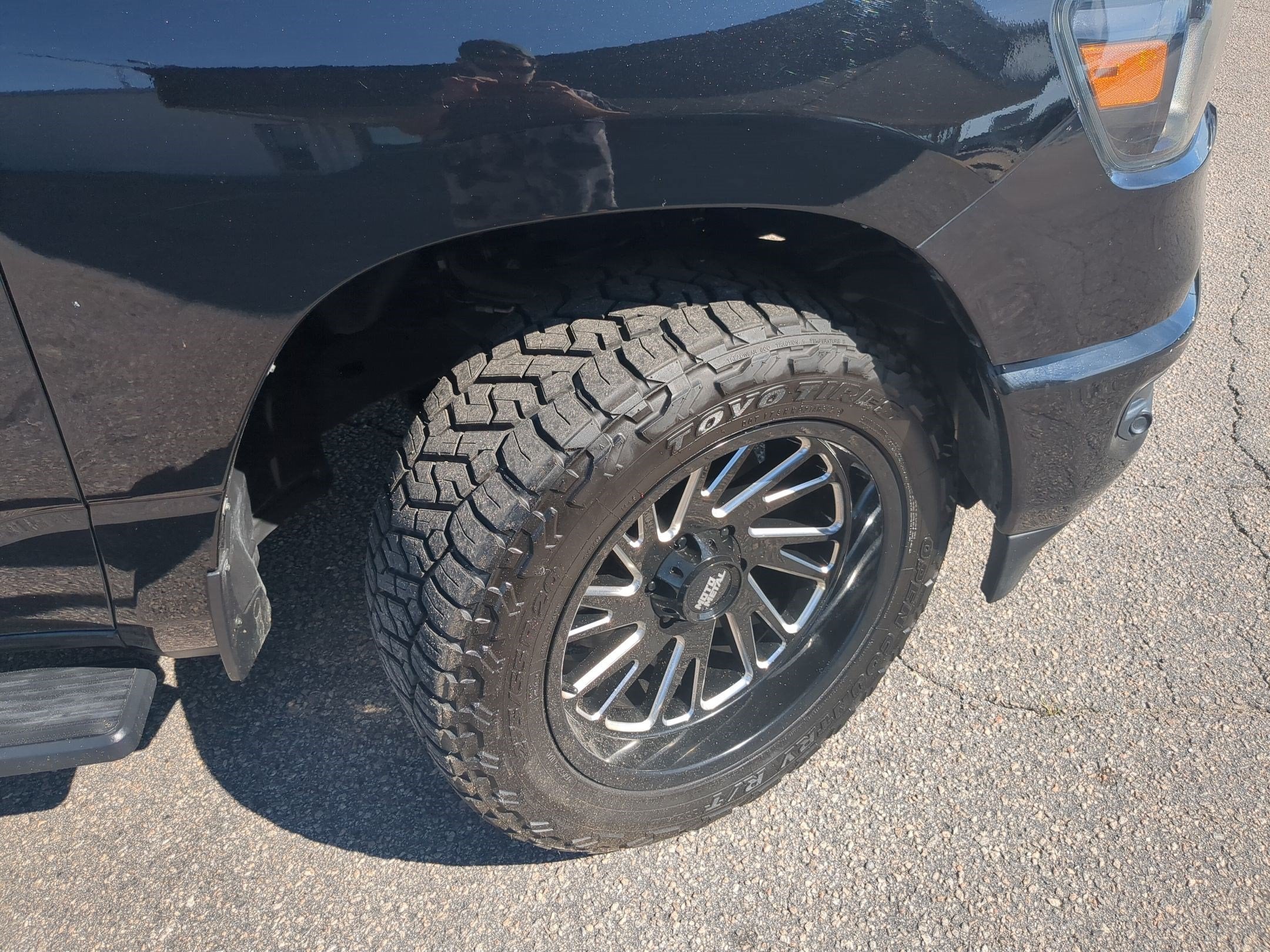 2022 RAM 1500 Big Horn Crew Cab 4x4 6'4' Box