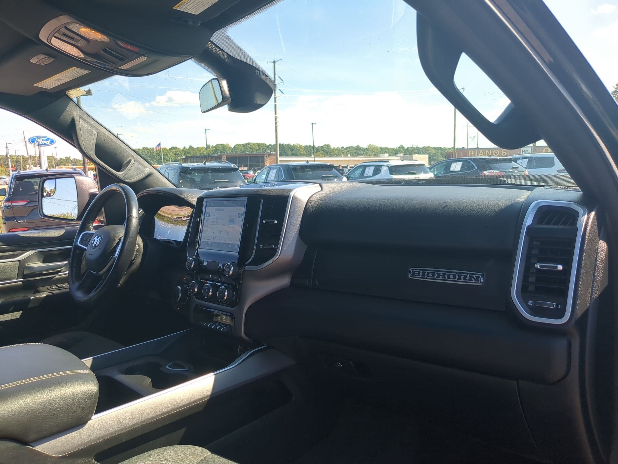 2022 RAM 1500 Big Horn Crew Cab 4x4 6'4' Box