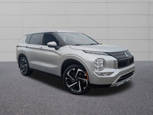 2023 Mitsubishi Outlander SE