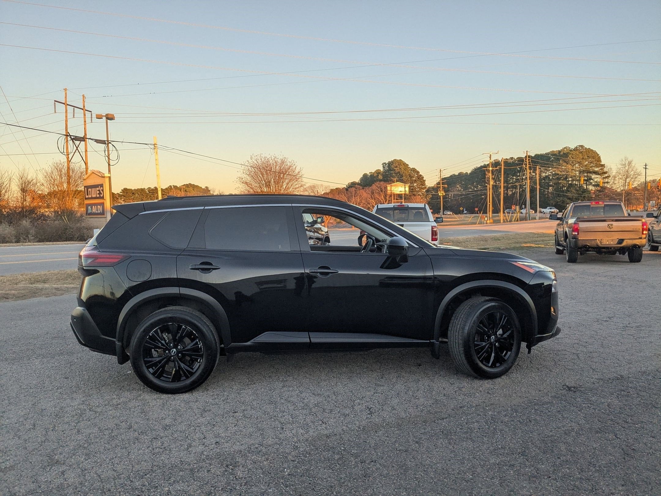 2023 Nissan Rogue SV FWD