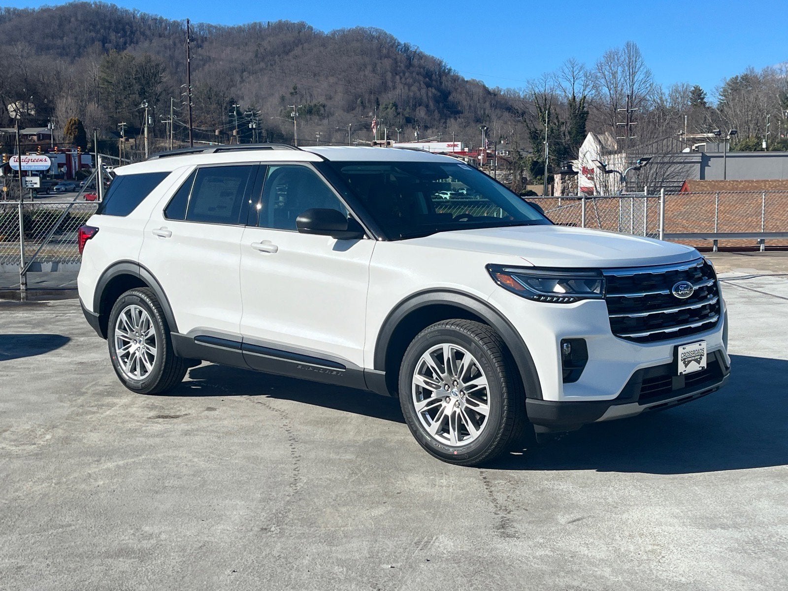 2026 Ford Explorer Active w/100A Pkg