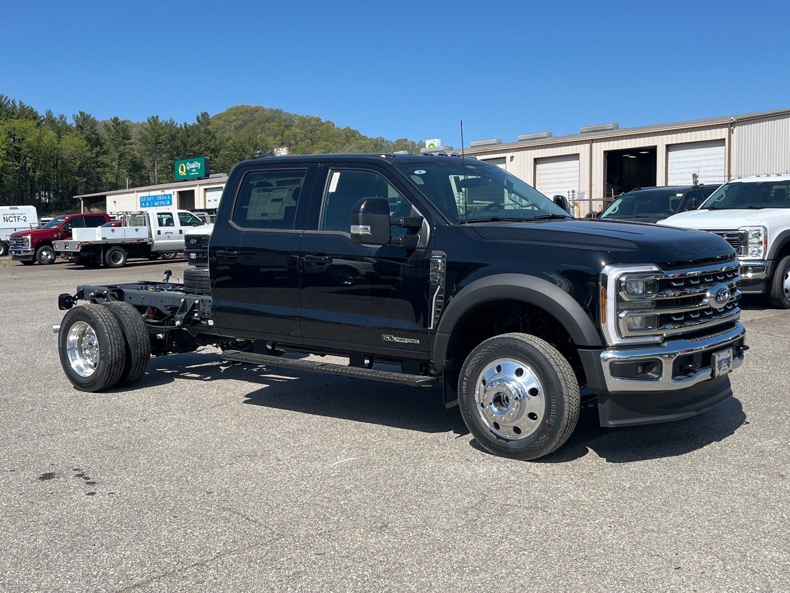 2026 Ford Super Duty F-450 DRW LARIAT