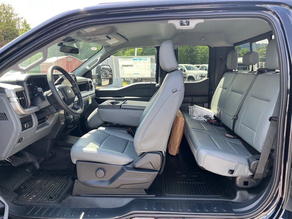 2025 Ford Super Duty F-450 DRW XL