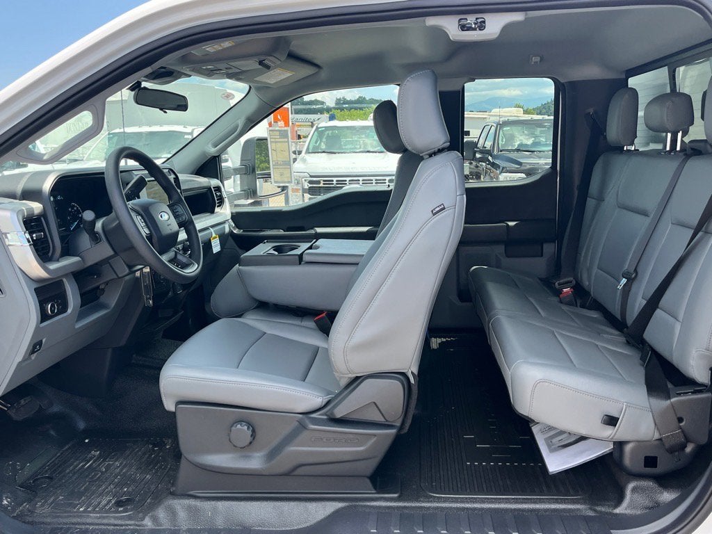 2025 Ford Super Duty F-550 DRW XL DRW