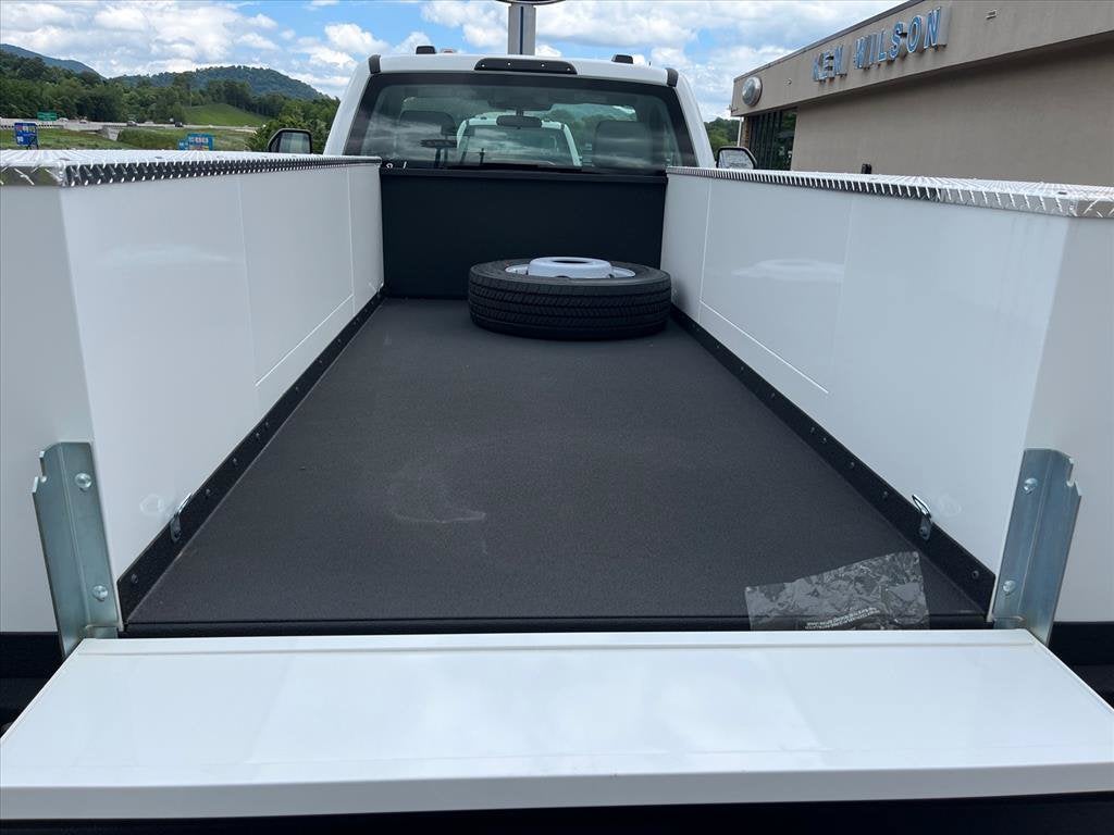2026 Ford Super Duty F-550 DRW XL DRW