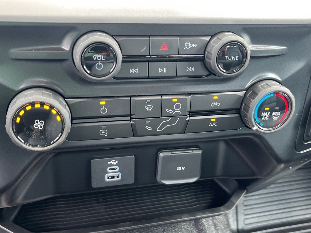 2025 Ford Super Duty F-600 DRW XL