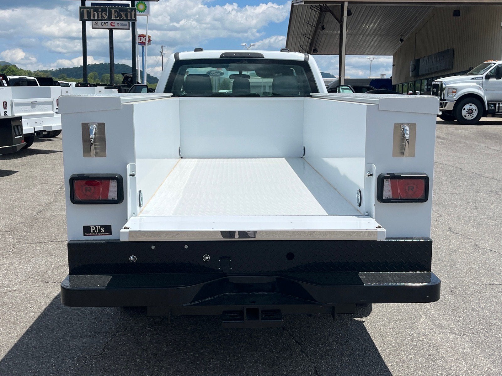 2026 Ford Super Duty F-350 SRW XL
