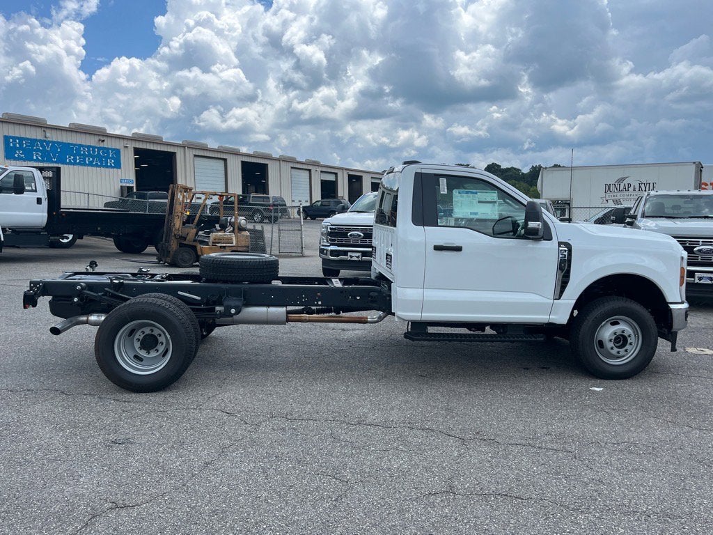 2025 Ford Super Duty F-350 DRW XL DRW