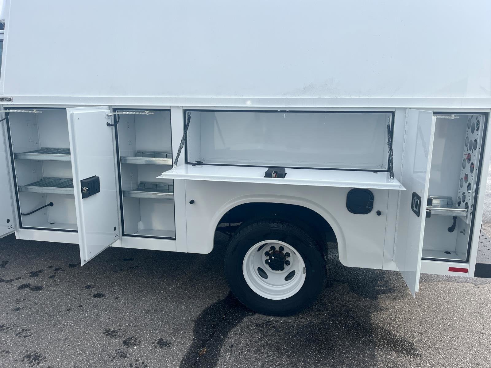 2026 Ford E-Series Cutaway Base Cutaway