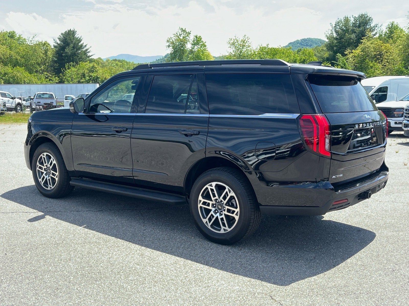 2025 Ford Expedition Active