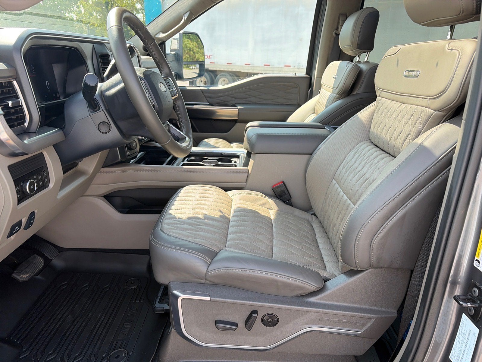 2026 Ford Super Duty F-350 SRW Platinum