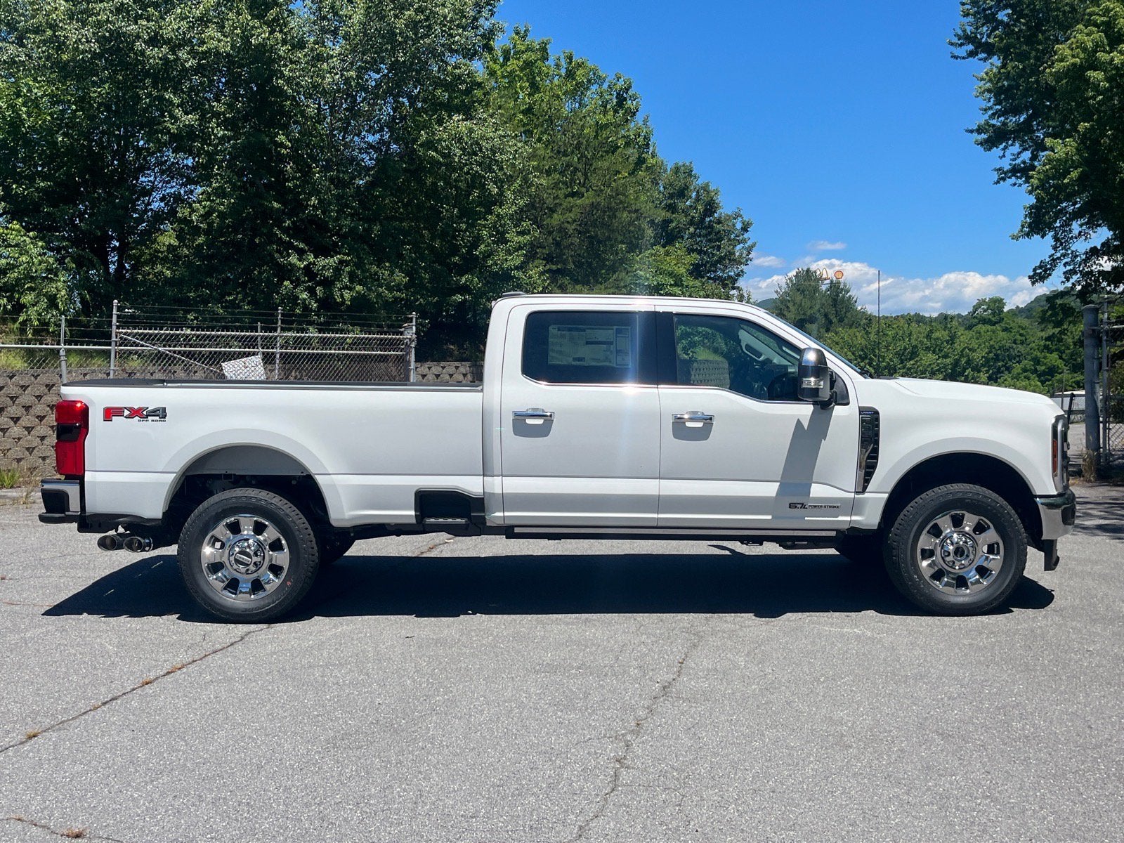 2026 Ford Super Duty F-350 SRW LARIAT