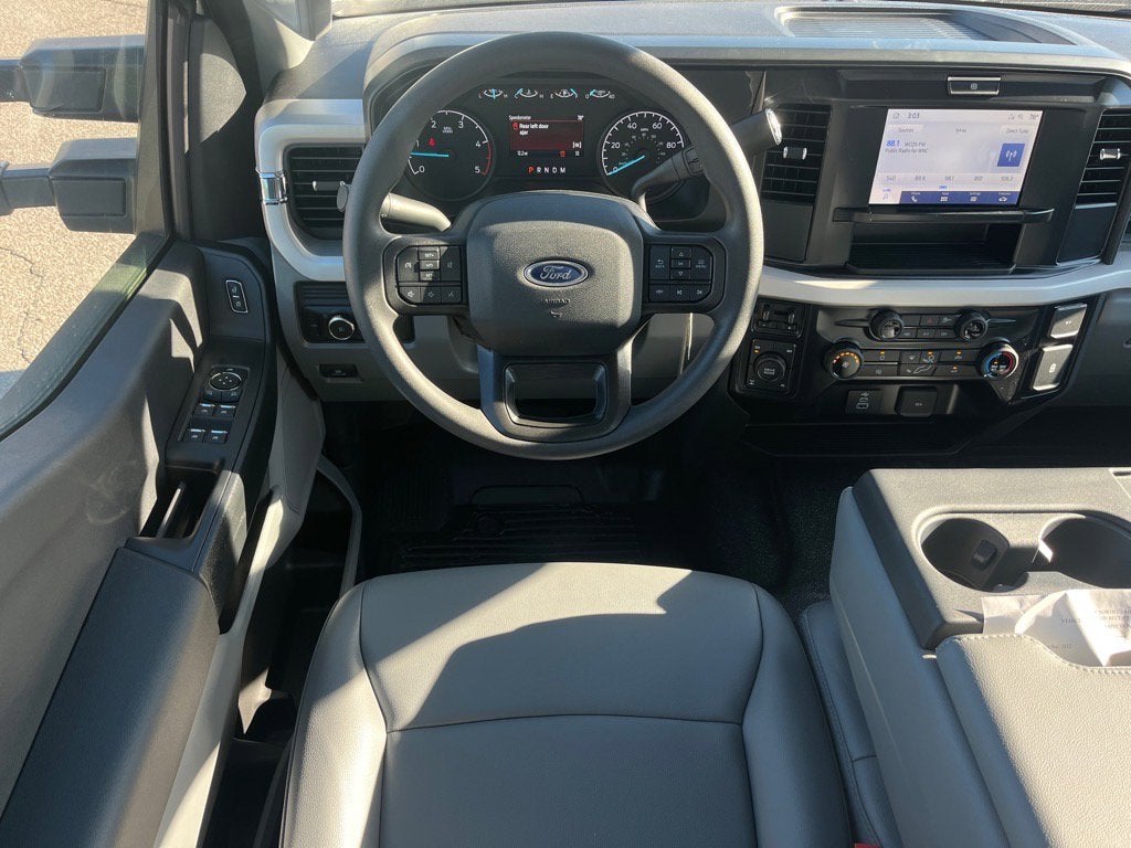 2025 Ford Super Duty F-350 SRW XL