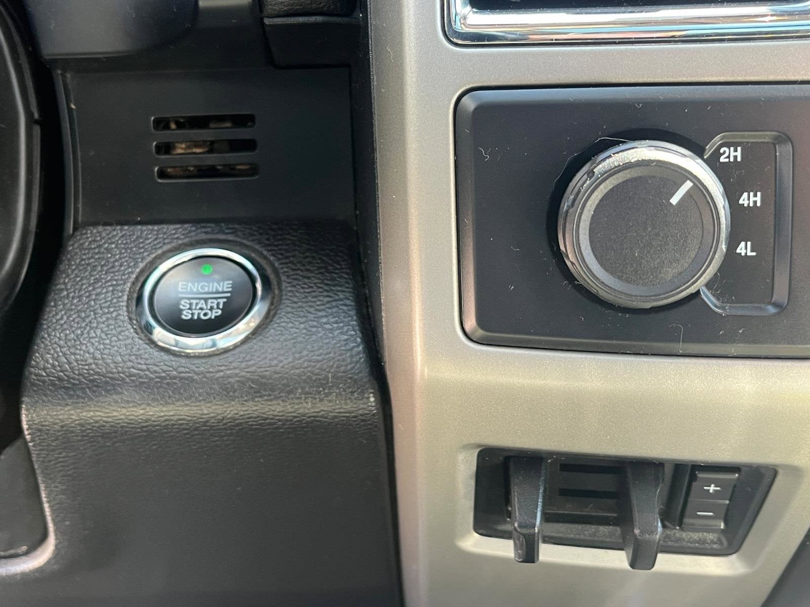 2017 Ford Super Duty F-350 DRW Lariat