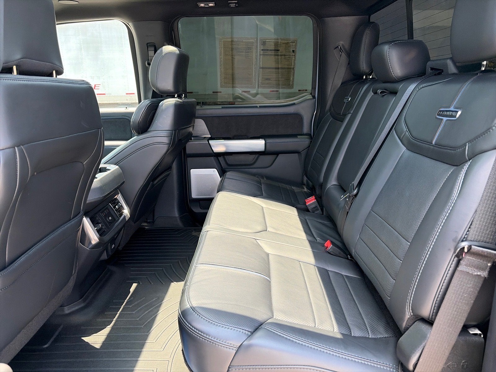 2025 Ford Super Duty F-450 DRW Platinum