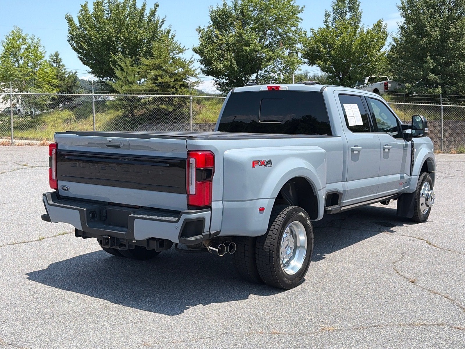 2025 Ford Super Duty F-450 DRW Platinum
