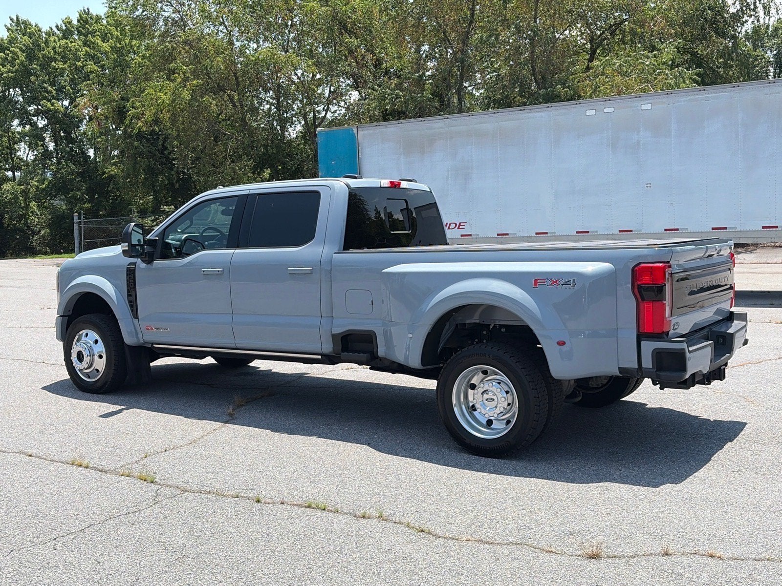 2025 Ford Super Duty F-450 DRW Platinum