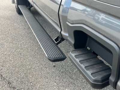 2023 Ford Super Duty F-450 DRW LARIAT