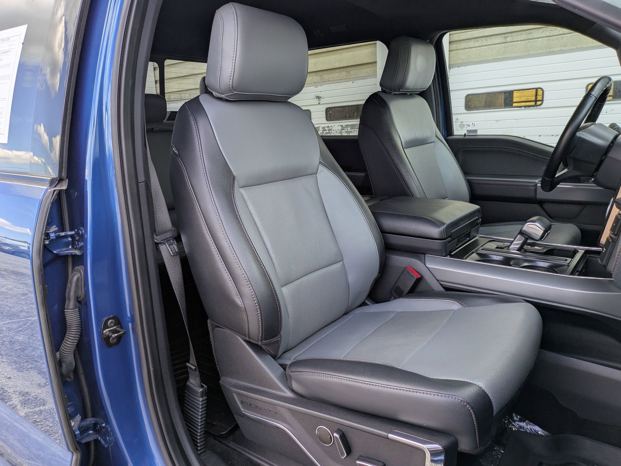 2022 Ford F-150 Lightning LARIAT