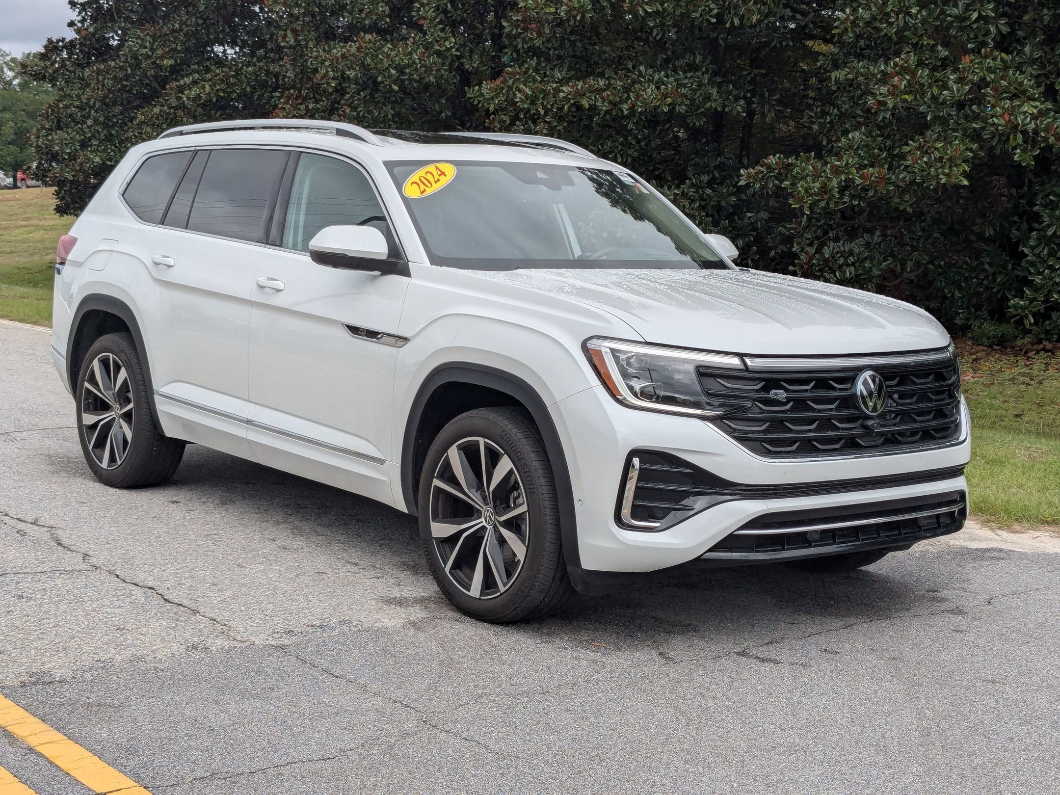 2024 Volkswagen Atlas 2.0T SEL Premium R-Line