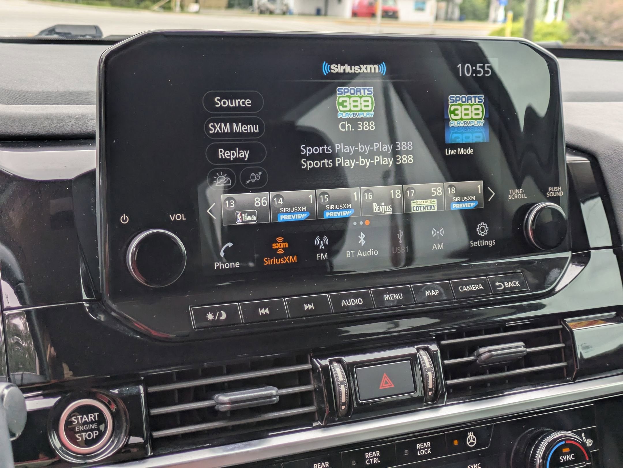 2024 Nissan Pathfinder SL