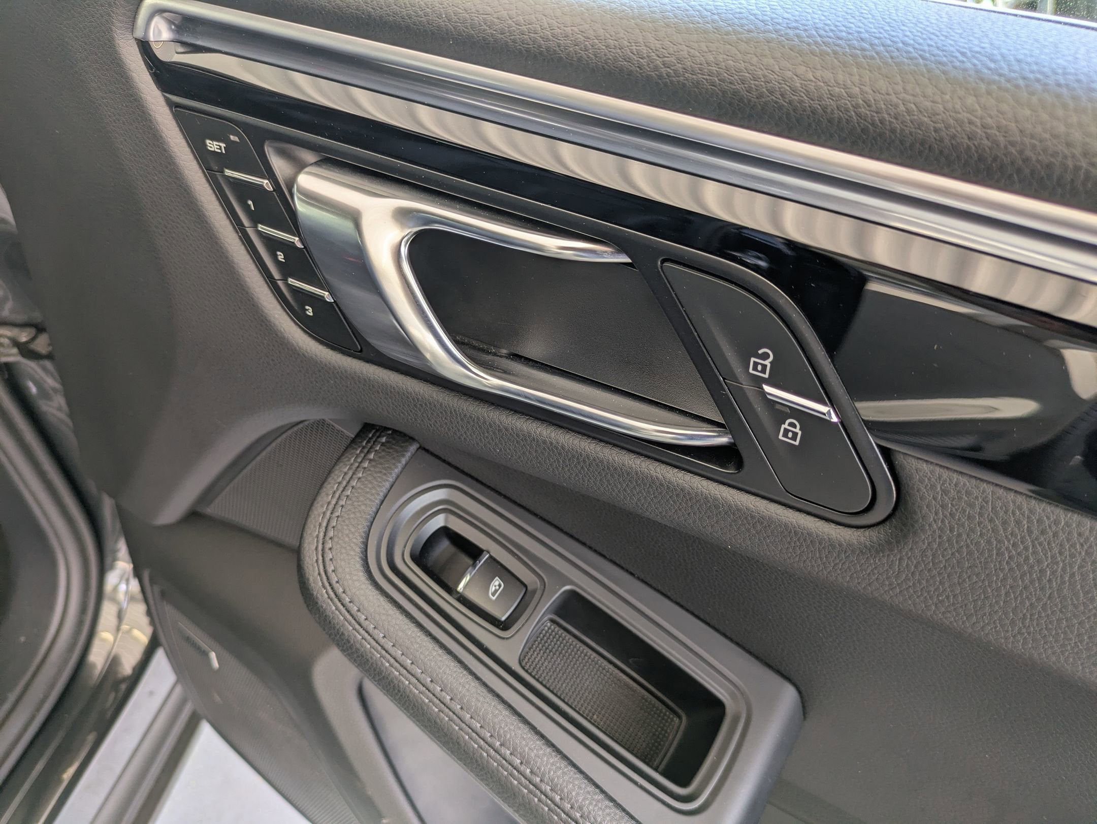 2024 Porsche Macan T