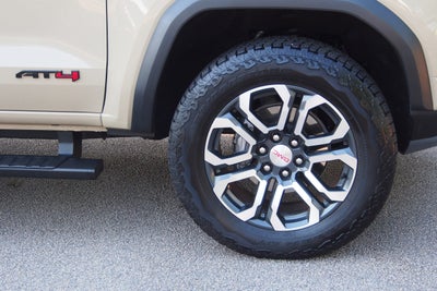 2024 GMC Canyon 4WD AT4