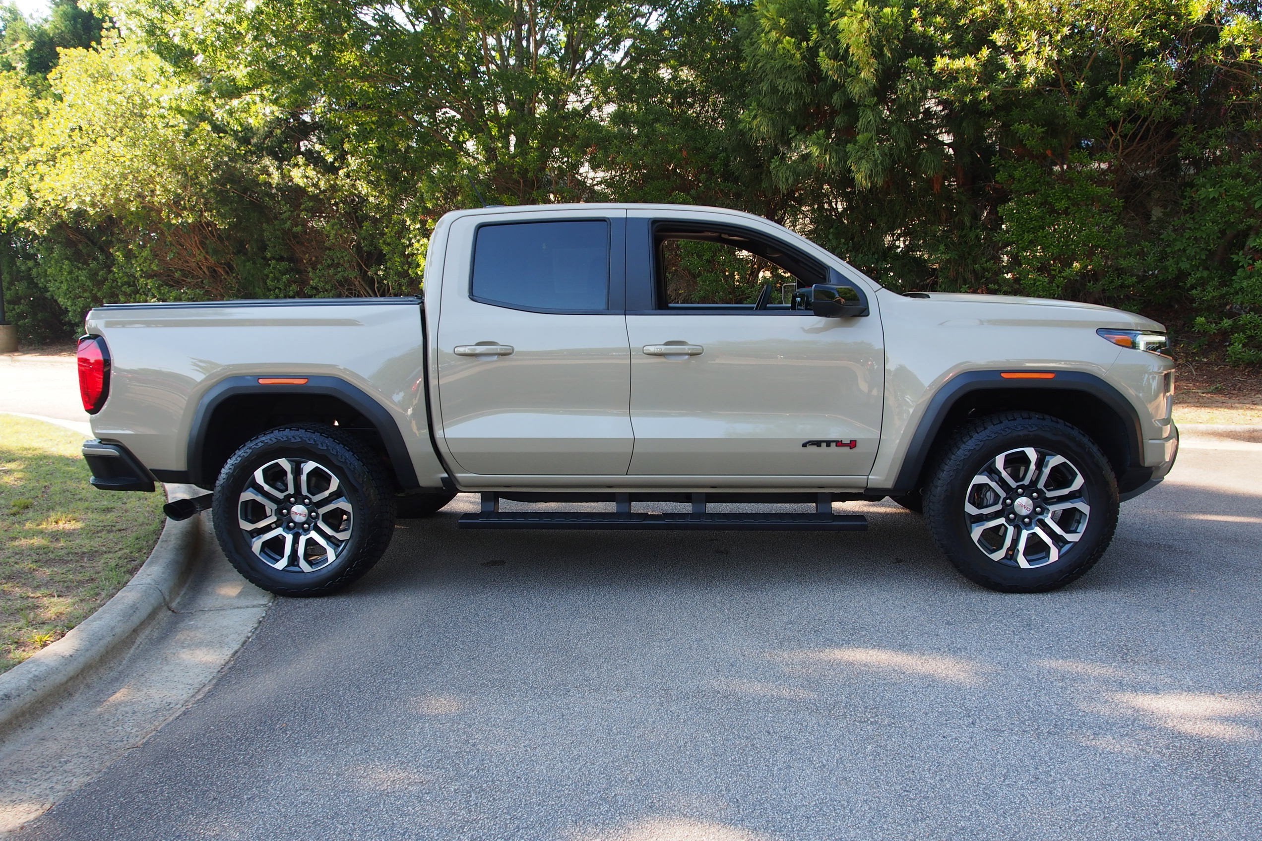 2024 GMC Canyon 4WD AT4