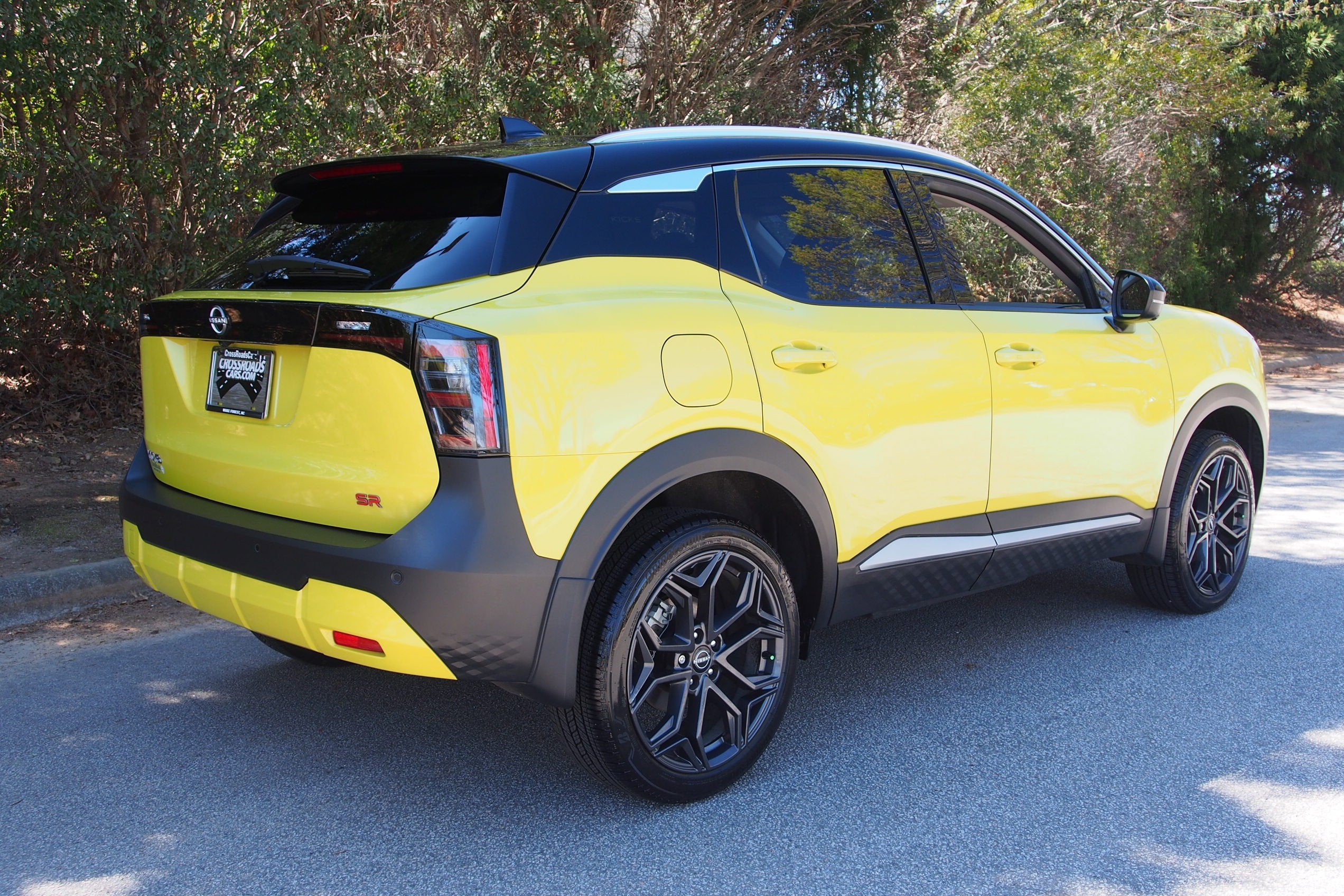 2025 Nissan Kicks SR