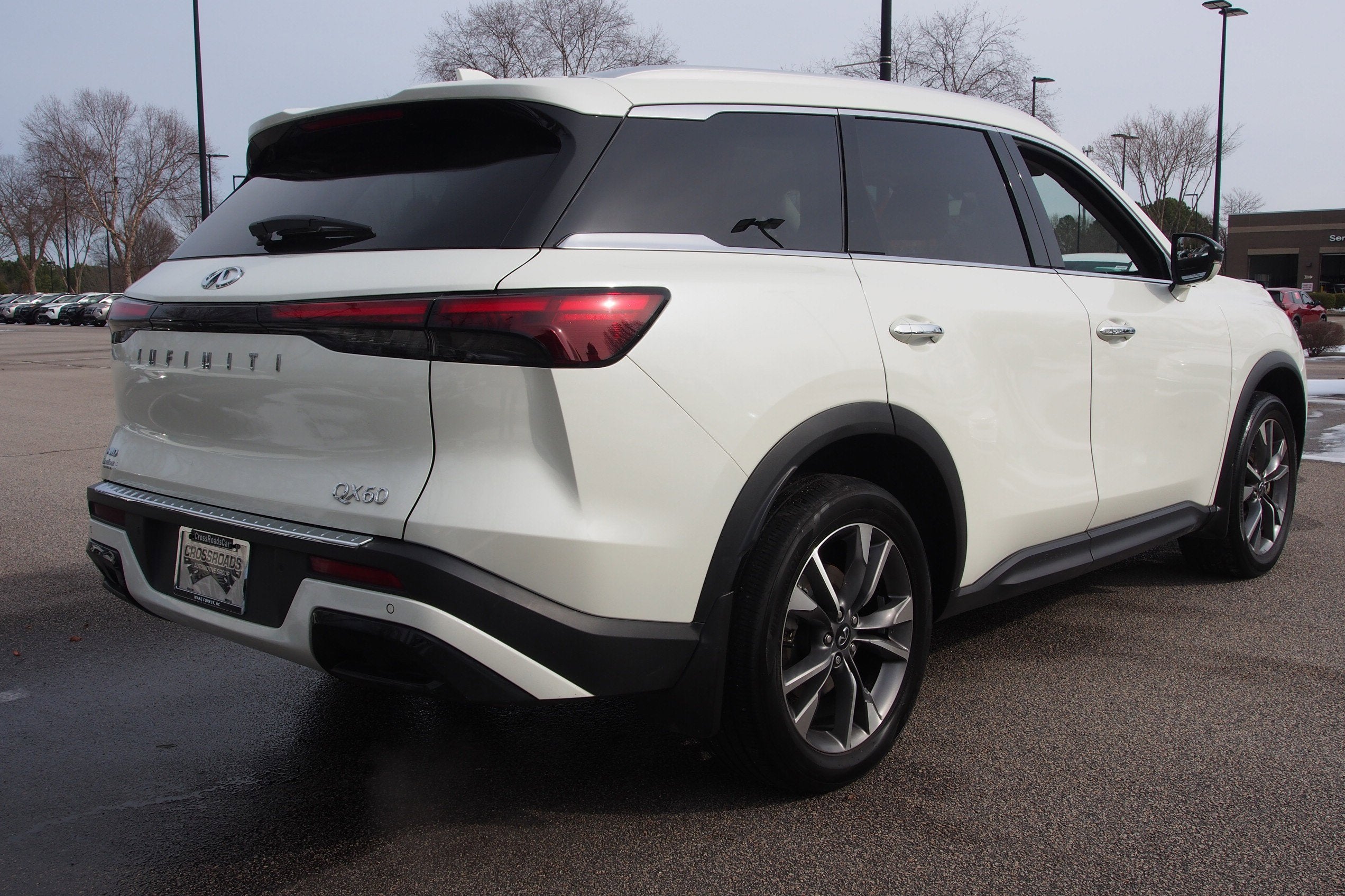 2023 INFINITI QX60 LUXE