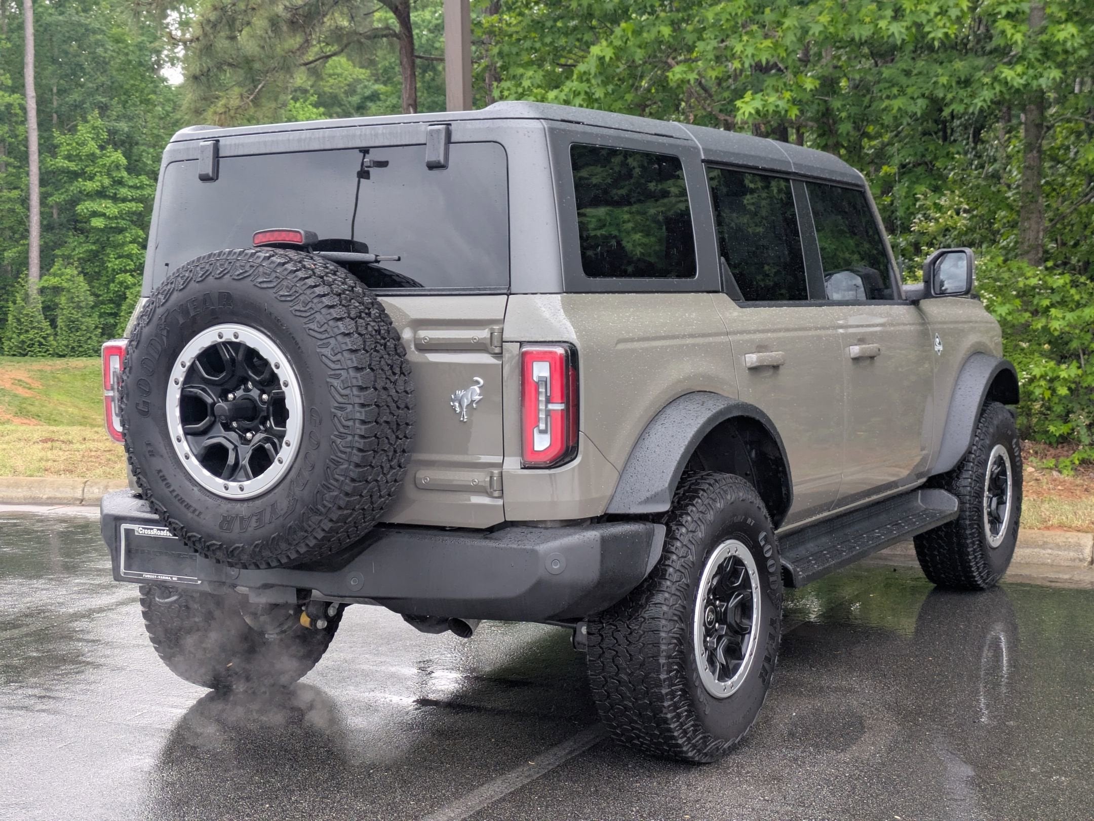 2025 Ford Bronco Outer Banks - Crossroads Courtesy Demo