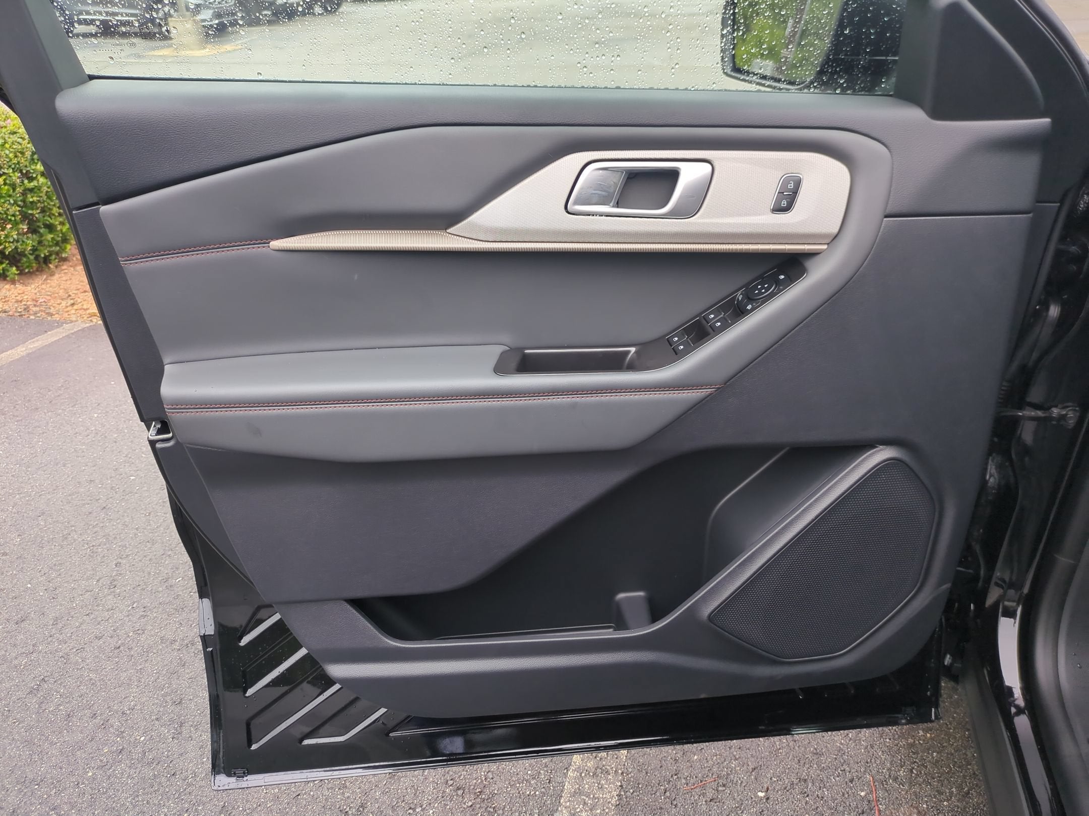 2027 Ford Explorer Active w/200A Pkg