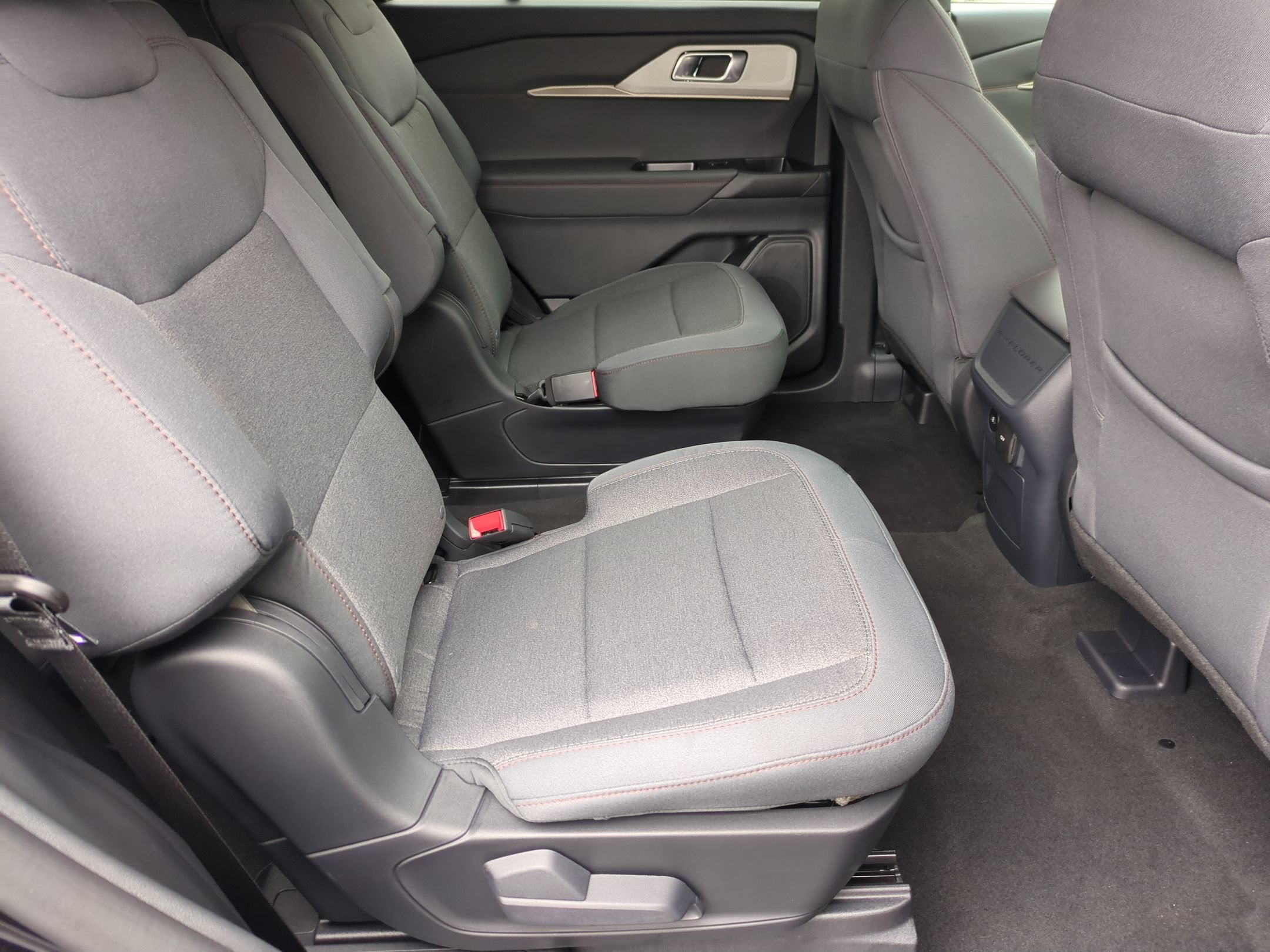 2027 Ford Explorer Active w/200A Pkg