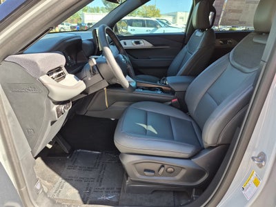 2027 Ford Explorer Active w/200A Pkg