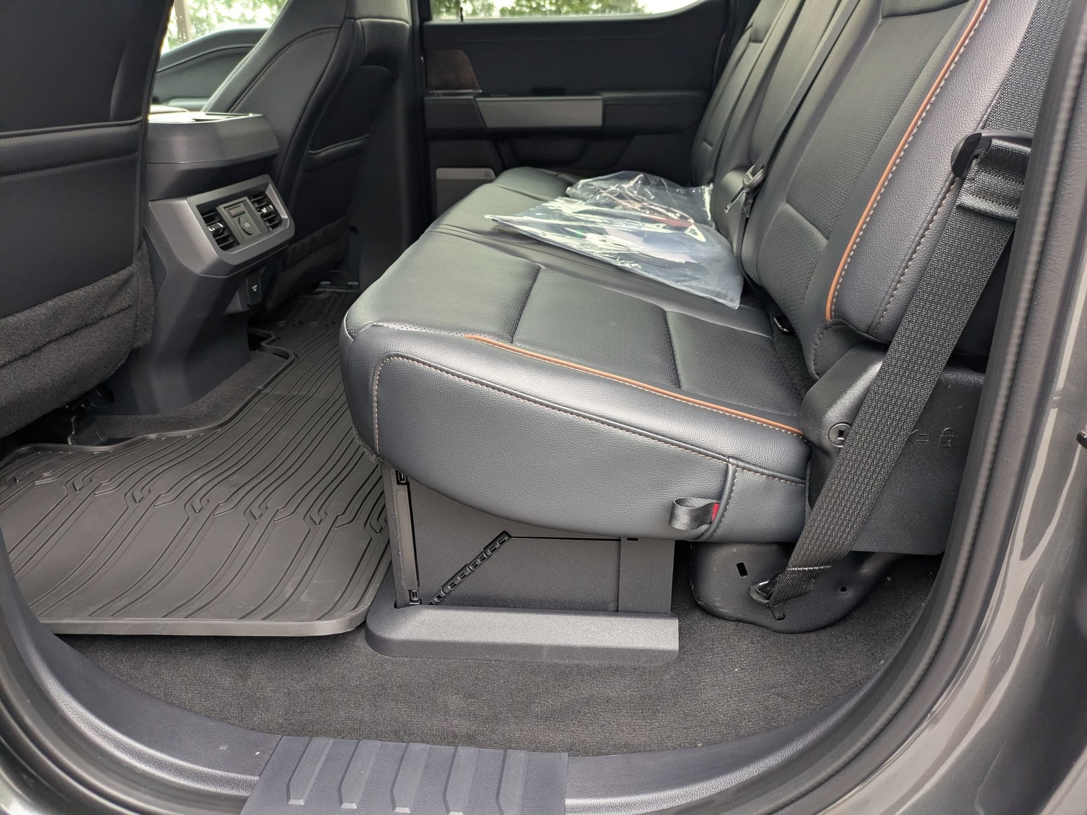 2026 Ford Super Duty F-350 DRW LARIAT