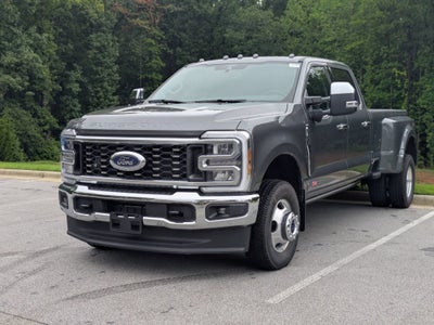 2026 Ford Super Duty F-350 DRW LARIAT