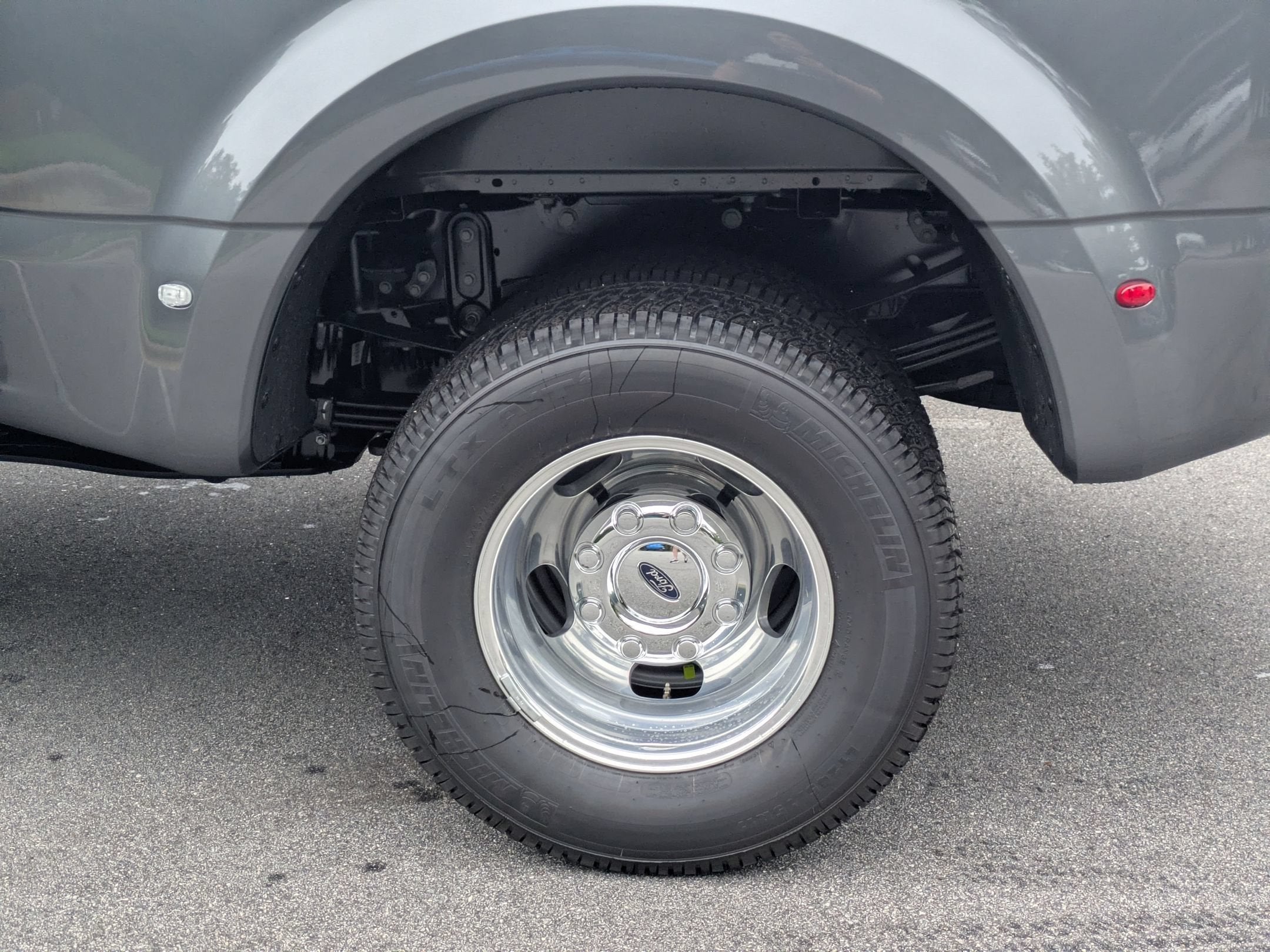 2026 Ford Super Duty F-350 DRW LARIAT