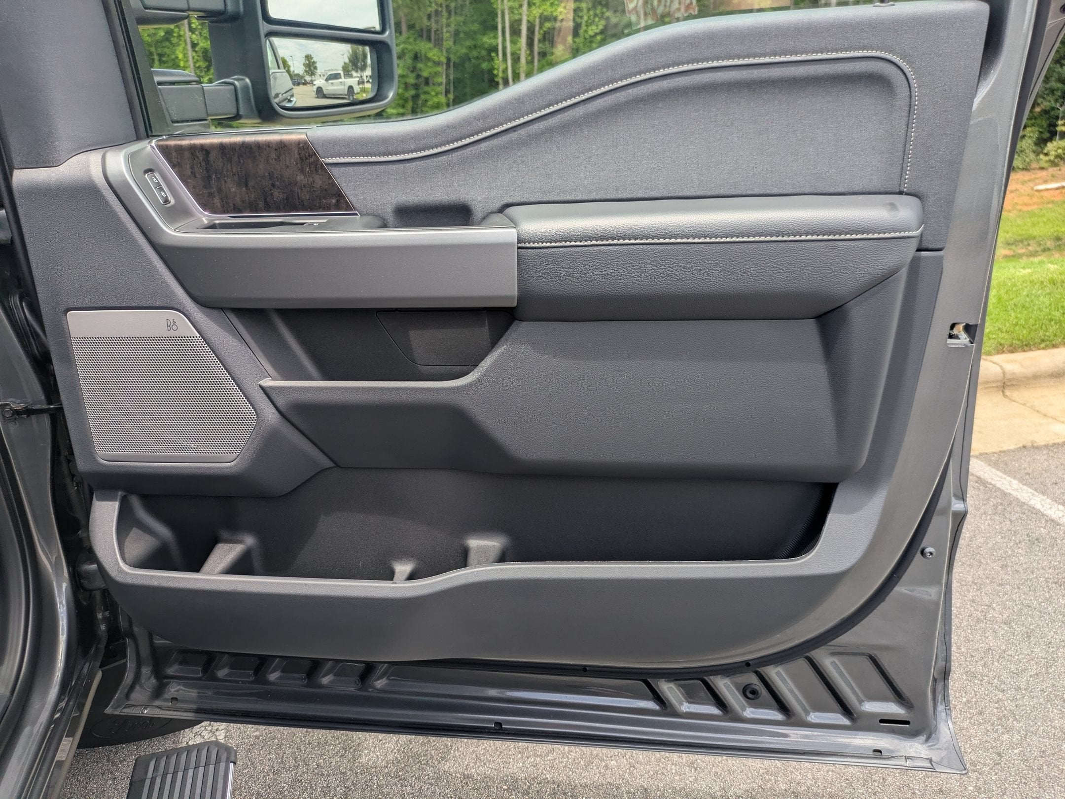 2026 Ford Super Duty F-350 DRW LARIAT