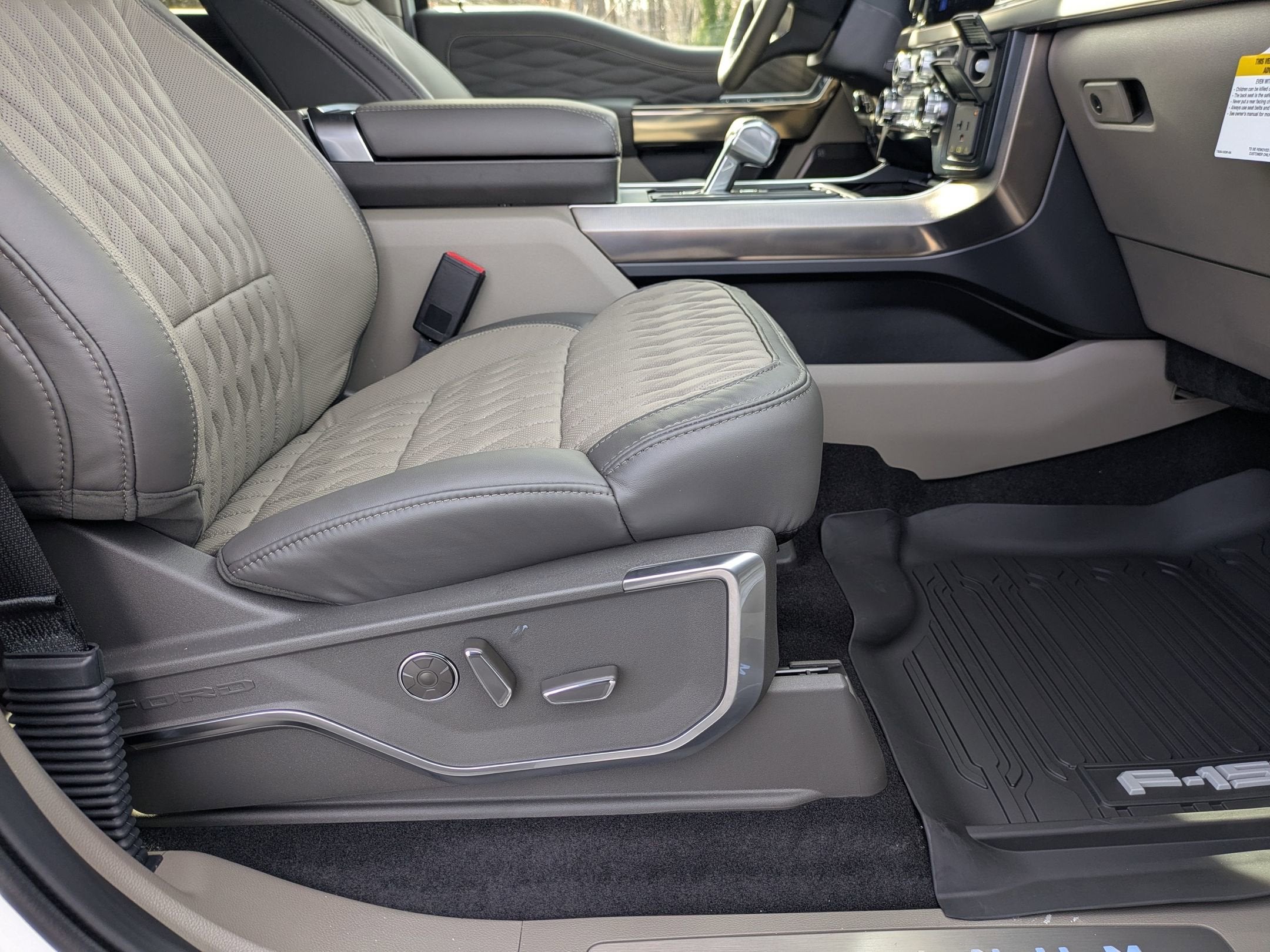 2025 Ford F-150 Platinum