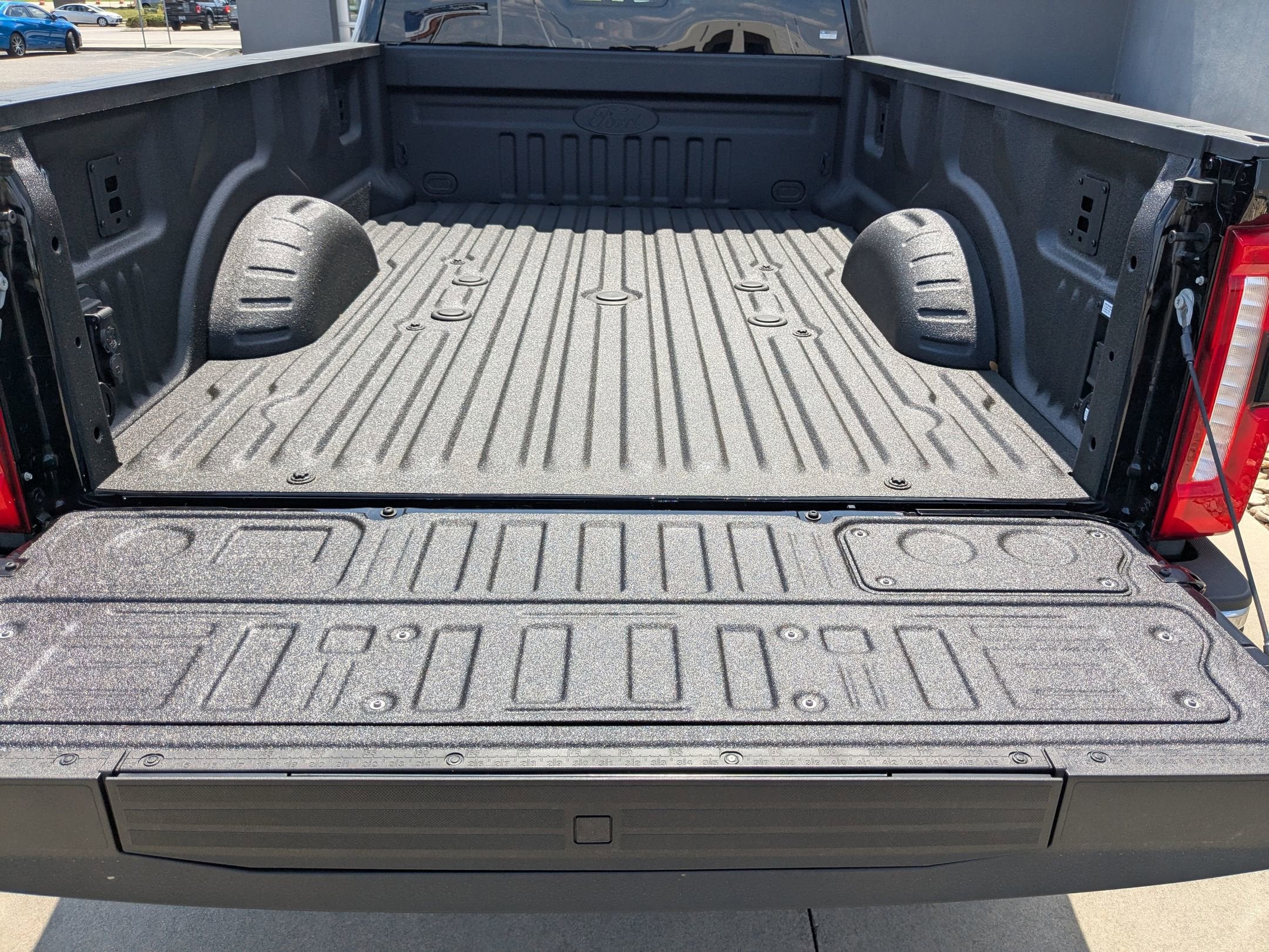 2025 Ford Super Duty F-350 SRW LARIAT