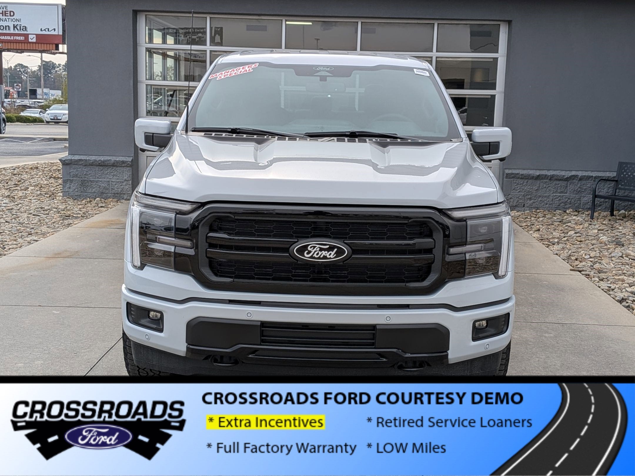 2025 Ford F-150 LARIAT - Crossroads Courtesy Demo