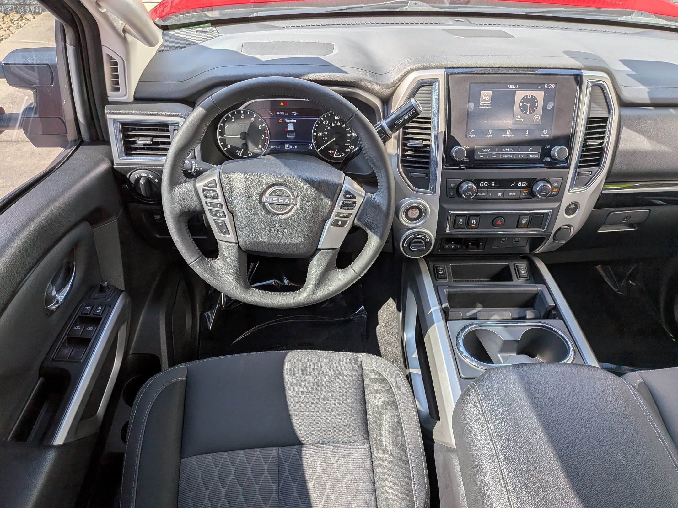 2024 Nissan Titan SV