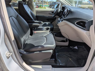 2023 Chrysler Pacifica Hybrid Touring L