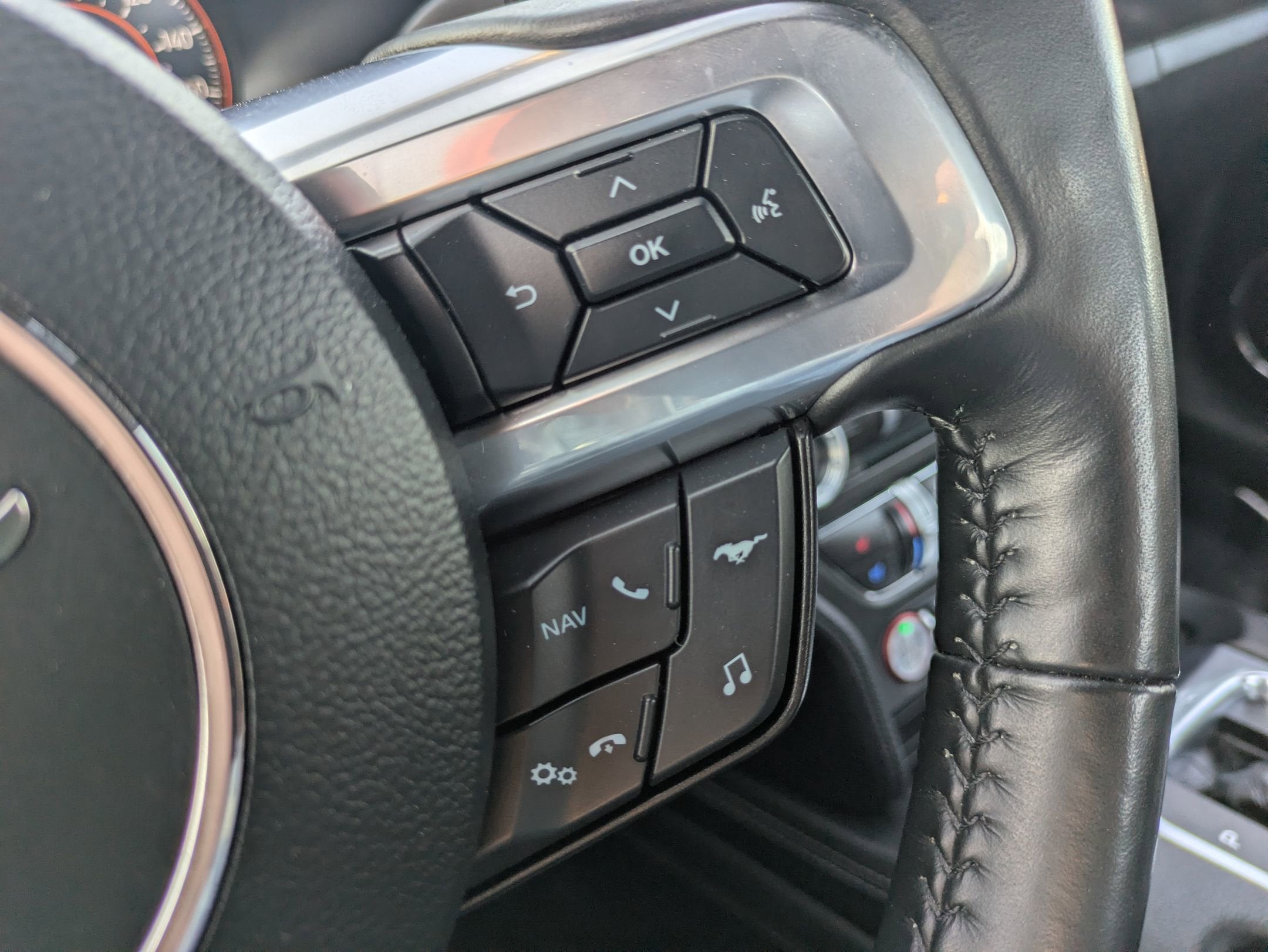 2022 Ford Mustang Mach 1