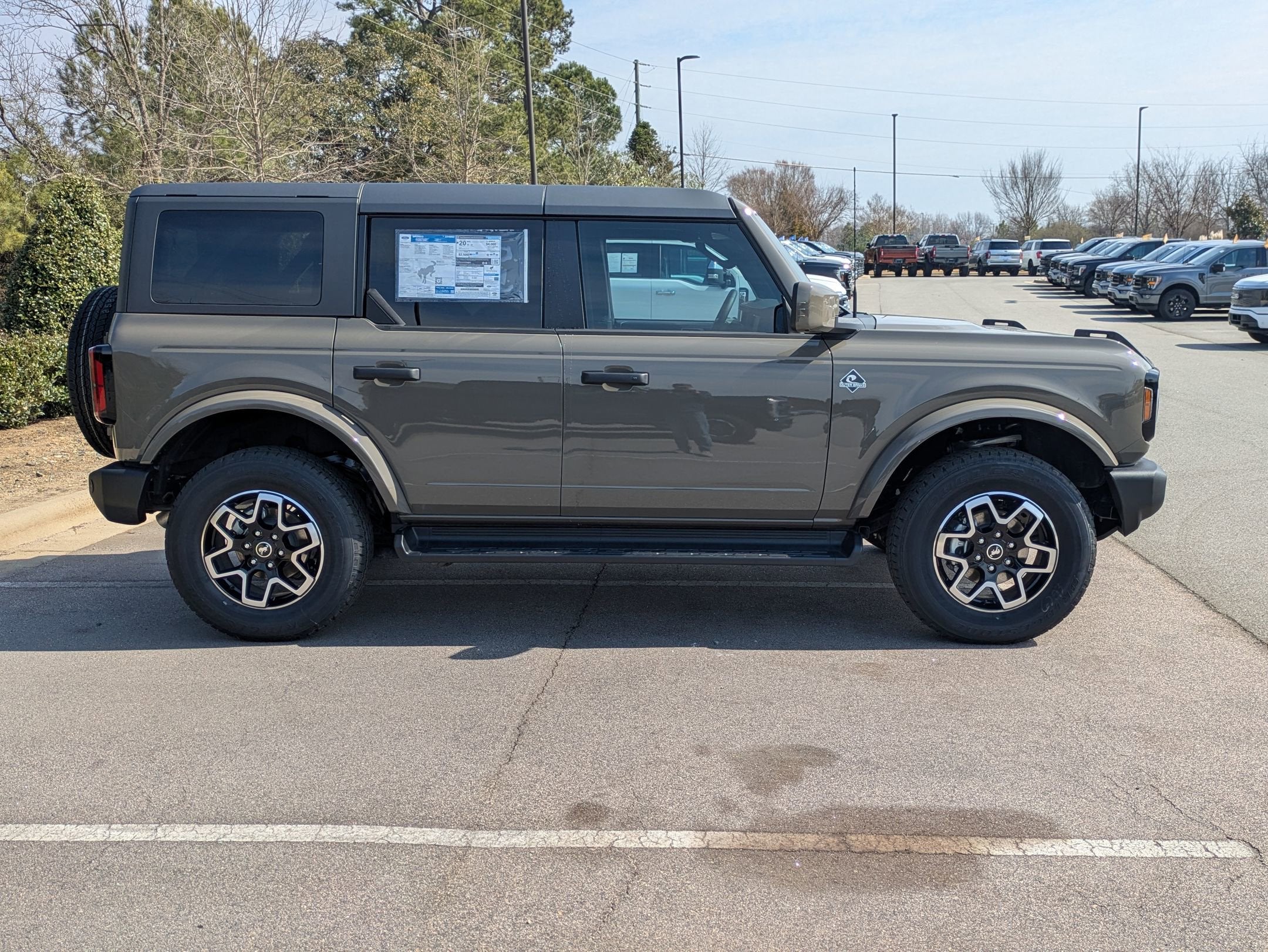 2026 Ford Bronco Outer Banks