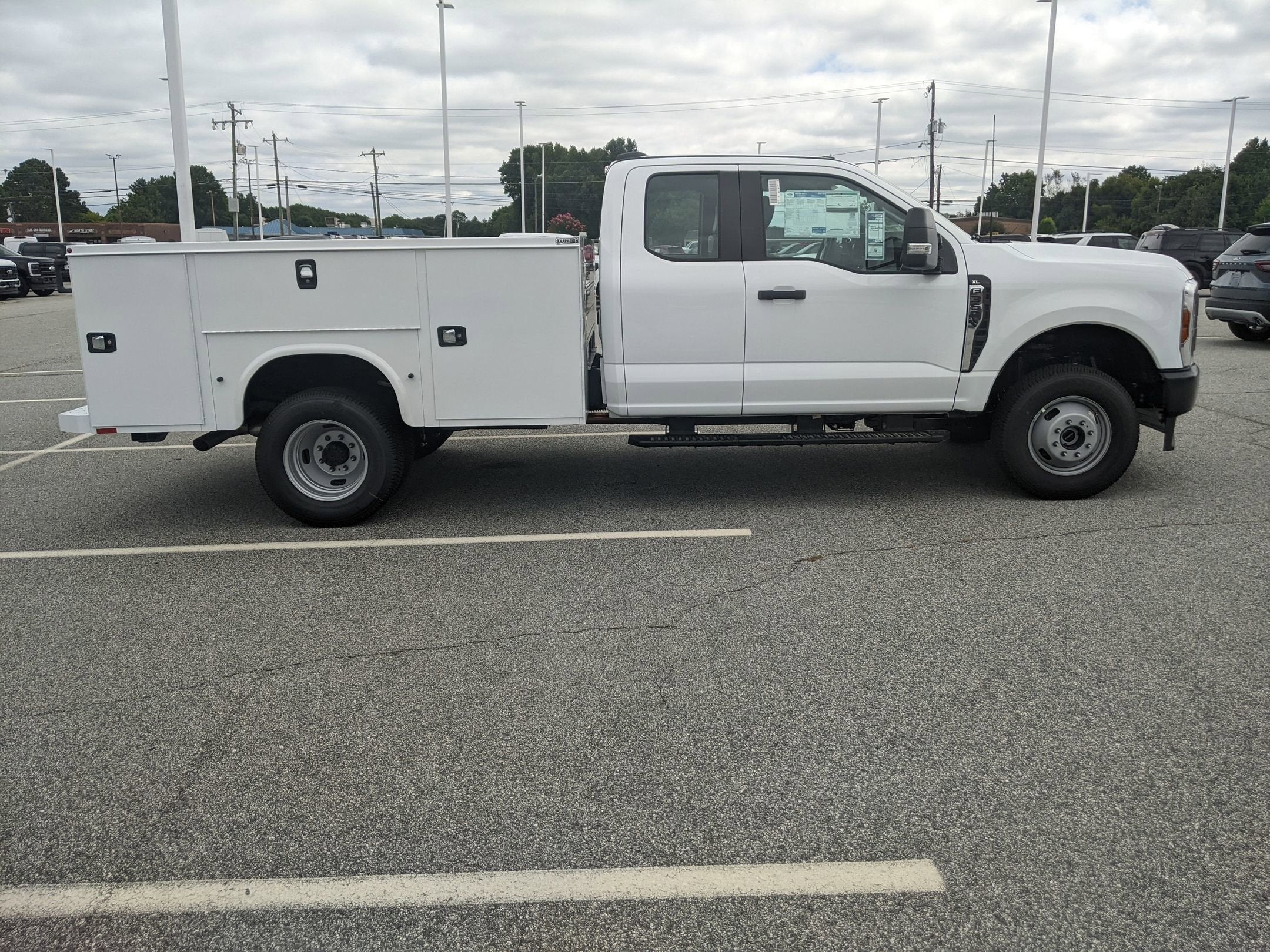 2025 Ford Super Duty F-350 DRW XL
